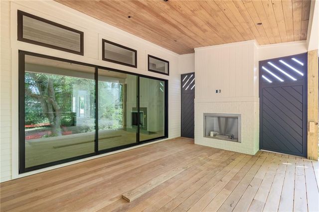 10910 Woodstock Road, Roswell, GA 30075