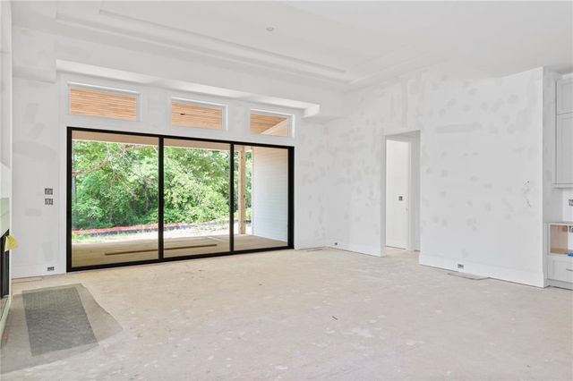 10910 Woodstock Road, Roswell, GA 30075