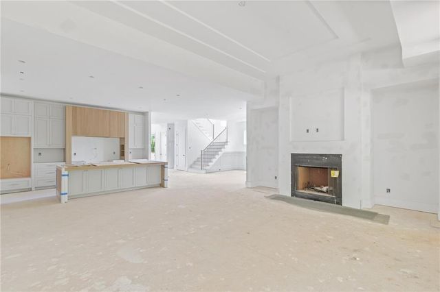 10910 Woodstock Road, Roswell, GA 30075