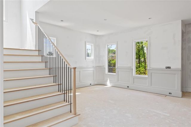 10910 Woodstock Road, Roswell, GA 30075