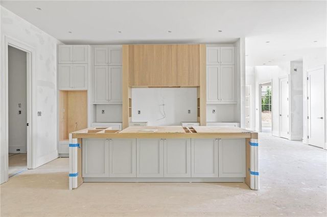 10910 Woodstock Road, Roswell, GA 30075