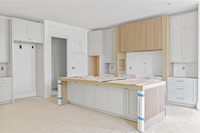 10910 Woodstock Road, Roswell, GA 30075