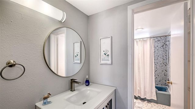 4360 CHATHAM DRIVE 305, Longboat Key, FL 34228