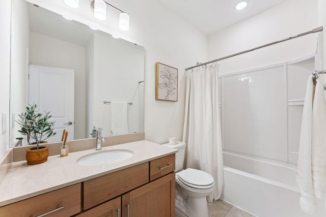 17725 Everest Avenue, Lakeville, MN 55044