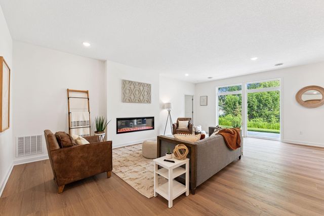 17725 Everest Avenue, Lakeville, MN 55044