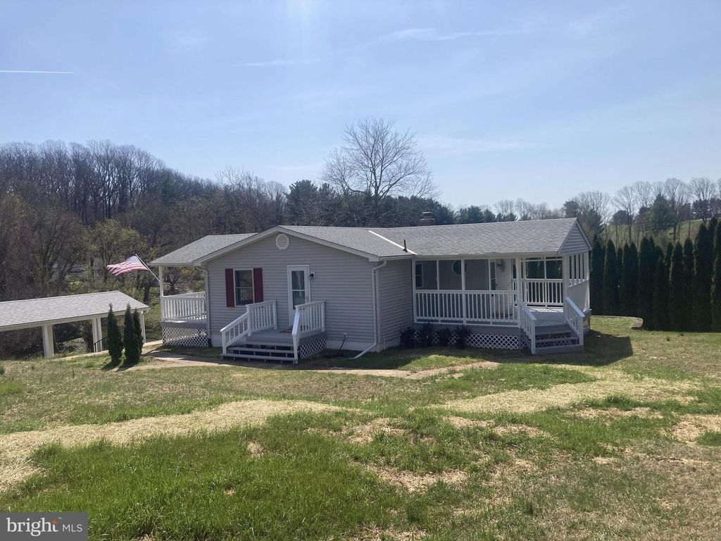 Image 11 of property listing at 3624 KEMPTOWN CHURCH RD, Monrovia, MD 21770