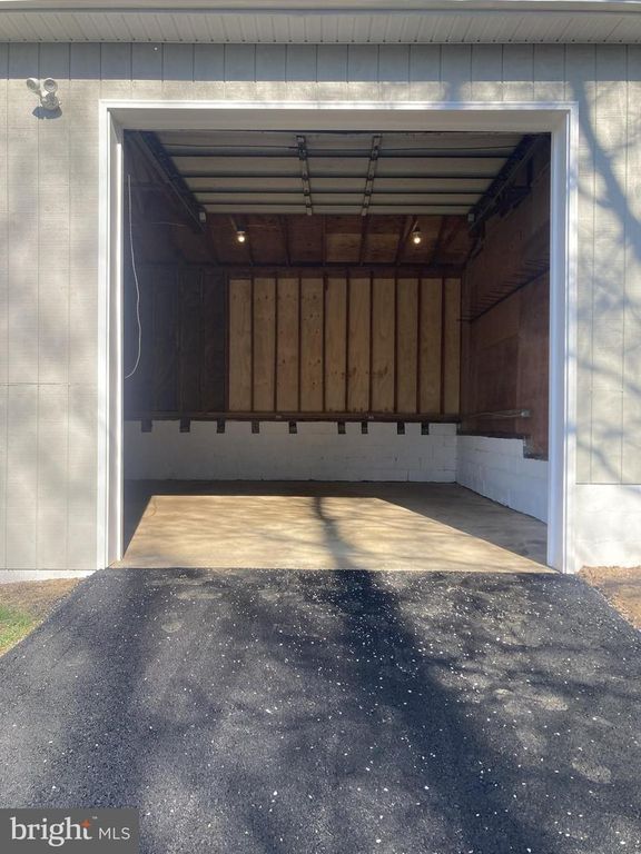 Image 19 of property listing at 3624 KEMPTOWN CHURCH RD, Monrovia, MD 21770