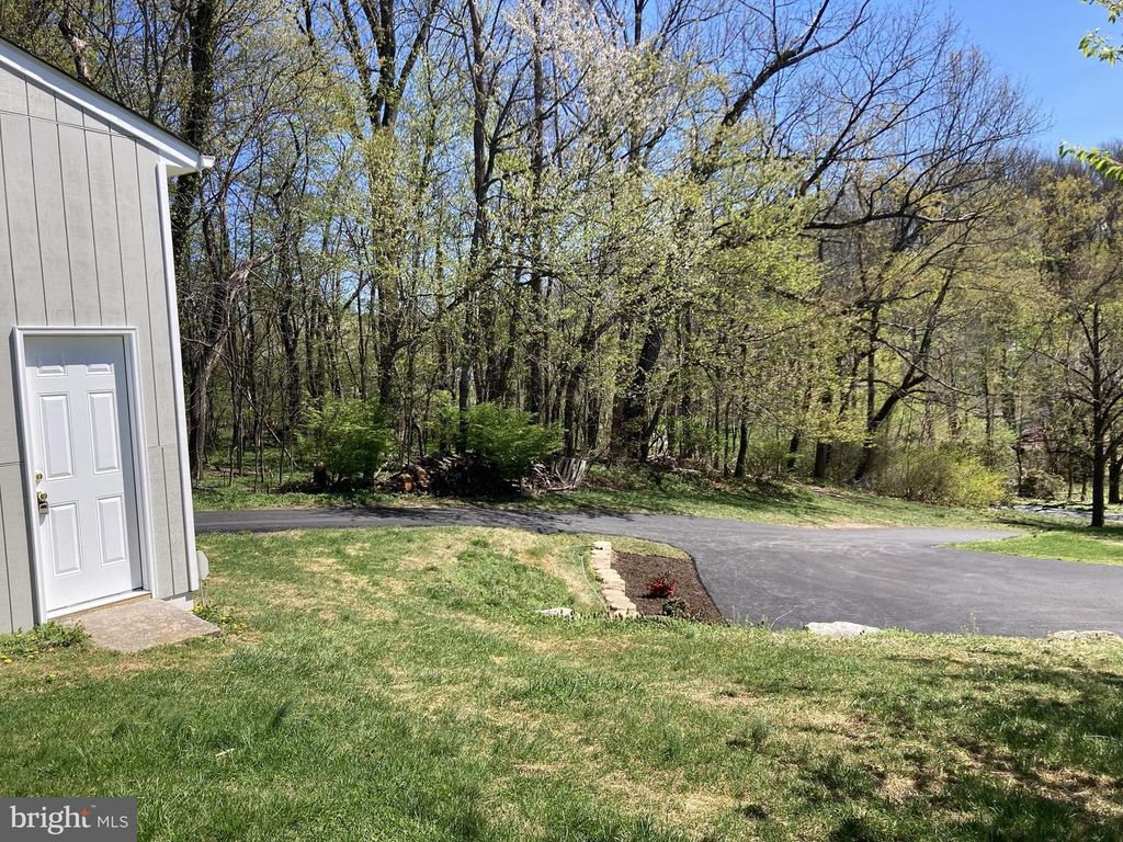 Image 5 of property listing at 3624 KEMPTOWN CHURCH RD, Monrovia, MD 21770