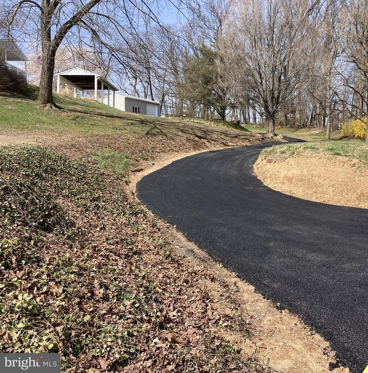 Image 7 of property listing at 3624 KEMPTOWN CHURCH RD, Monrovia, MD 21770