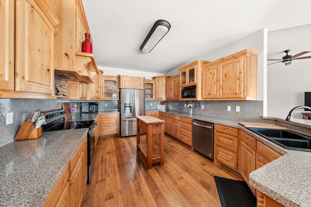 2801 County Road 1600, Alba, TX 75410