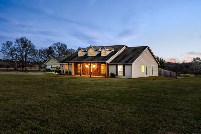 2801 County Road 1600, Alba, TX 75410