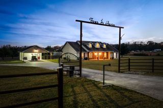 2801 County Road 1600, Alba, TX 75410