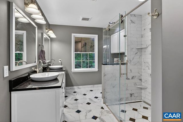 1300 WEST LEIGH DR, Charlottesville, VA 22901