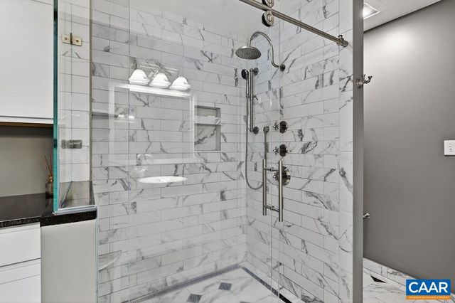 1300 WEST LEIGH DR, Charlottesville, VA 22901