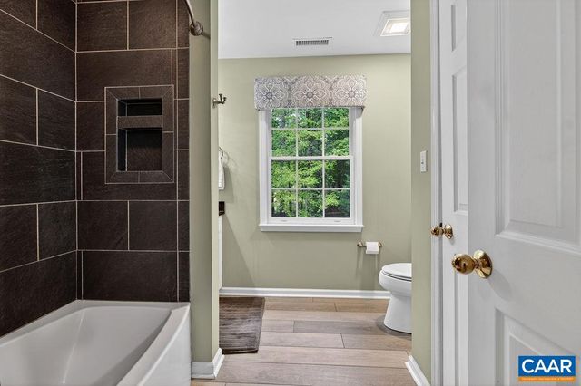 1300 WEST LEIGH DR, Charlottesville, VA 22901
