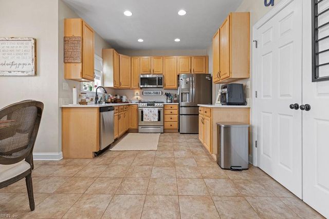 23546 Indian Town RD, Courtland, VA 23837