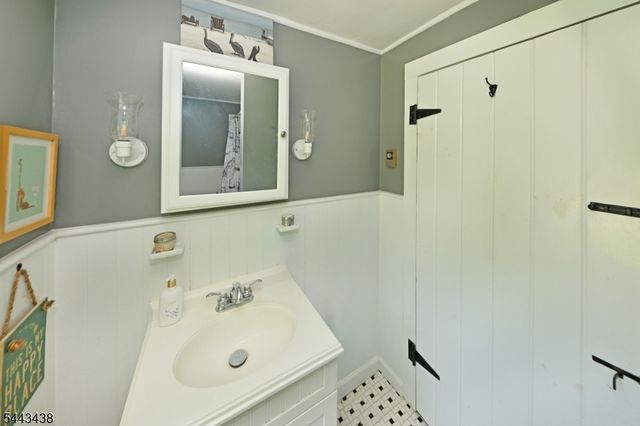 919 Wall St, Stillwater Twp., NJ 07860