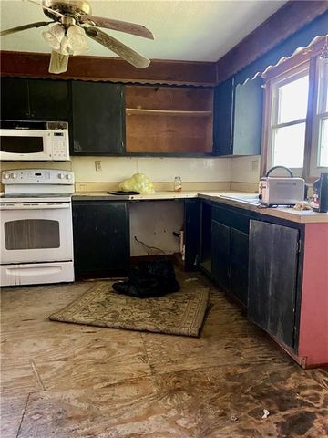 210 N BATES Avenue, Adrian, MO 64720