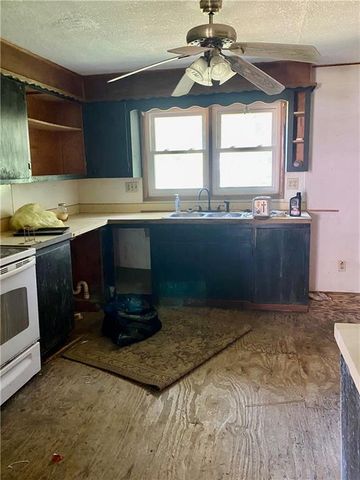 210 N BATES Avenue, Adrian, MO 64720