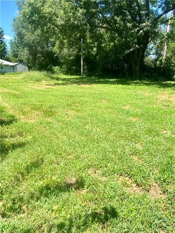 210 N BATES Avenue, Adrian, MO 64720