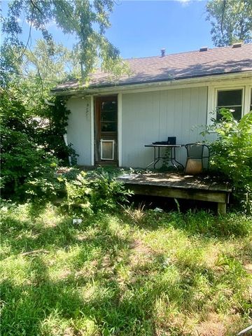 210 N BATES Avenue, Adrian, MO 64720