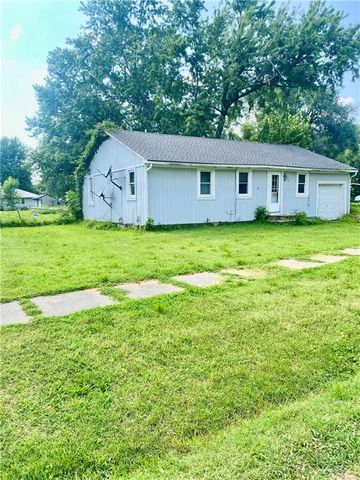 210 N BATES Avenue, Adrian, MO 64720