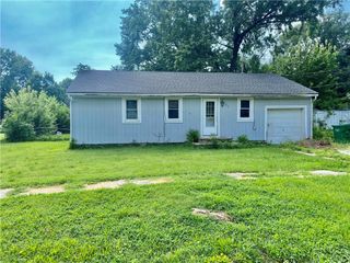 210 N BATES Avenue, Adrian, MO 64720