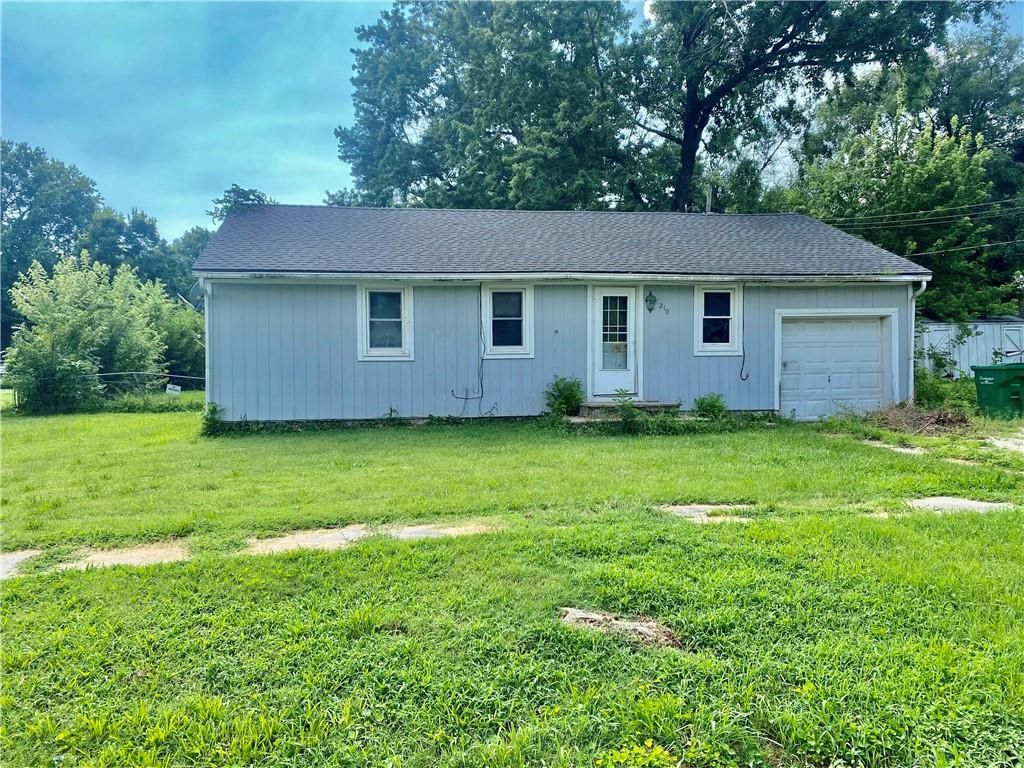 210 N BATES Avenue, Adrian, MO 64720