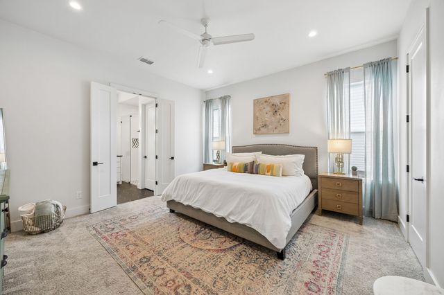 818 Muncie Avenue, Dallas, TX 75212