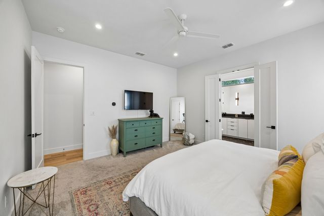 818 Muncie Avenue, Dallas, TX 75212