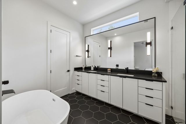 818 Muncie Avenue, Dallas, TX 75212