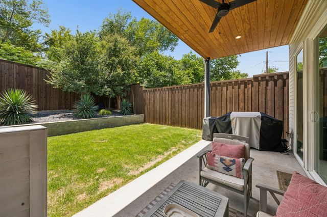 818 Muncie Avenue, Dallas, TX 75212