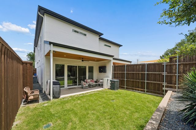 818 Muncie Avenue, Dallas, TX 75212