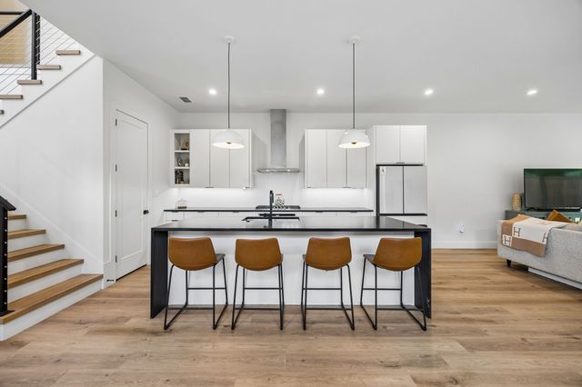 818 Muncie Avenue, Dallas, TX 75212