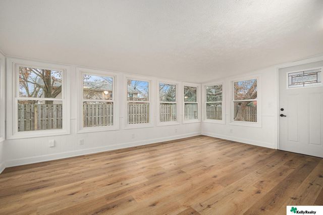 15241 R Street, Omaha, NE 68137