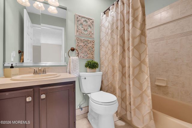 52 N Sailors Quay Drive, Brick, NJ 08723