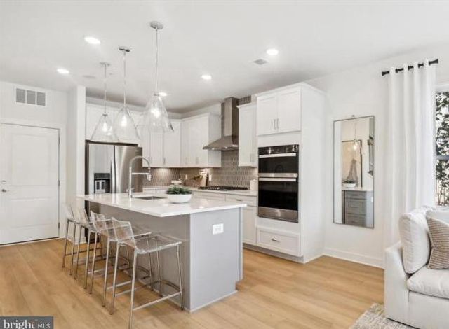 16184 FREDERICK RD, Rockville, MD 20850