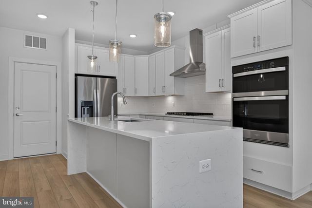16184 FREDERICK RD, Rockville, MD 20850