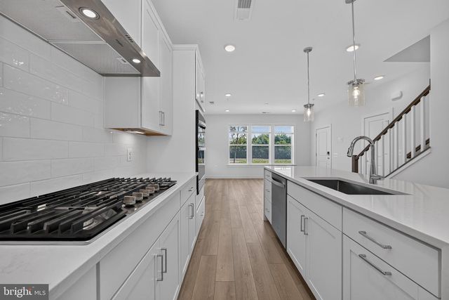 16184 FREDERICK RD, Rockville, MD 20850
