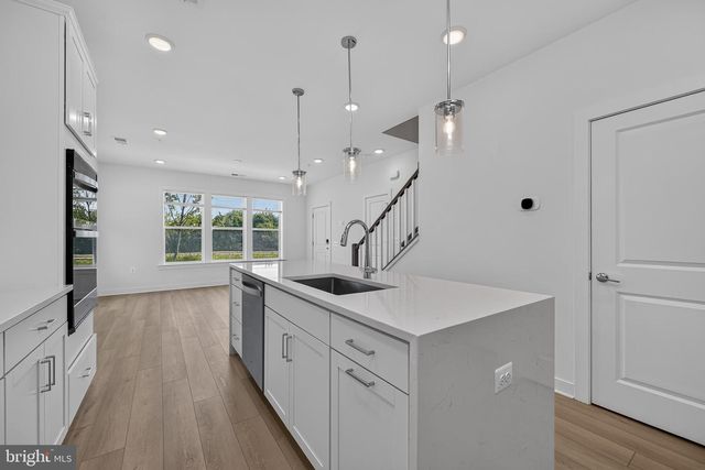 16184 FREDERICK RD, Rockville, MD 20850