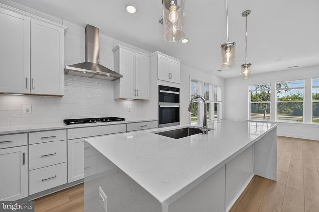 16184 FREDERICK RD, Rockville, MD 20850
