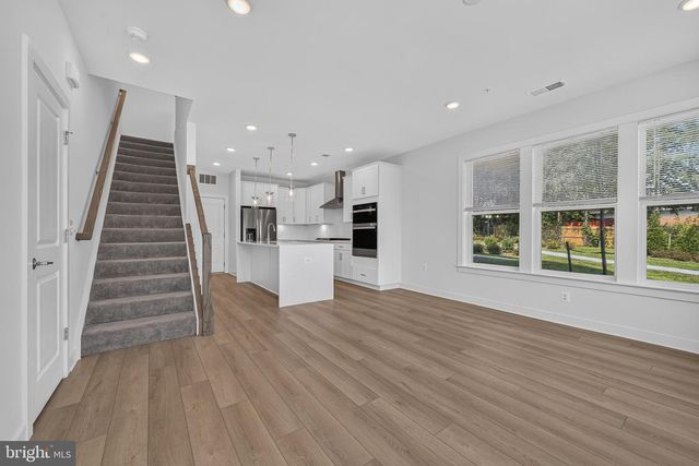 16184 FREDERICK RD, Rockville, MD 20850