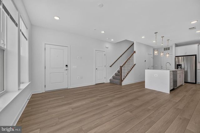 16184 FREDERICK RD, Rockville, MD 20850