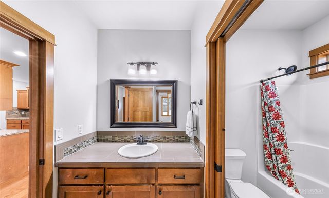 879 Bentgrass Way, Lynden, WA 98264