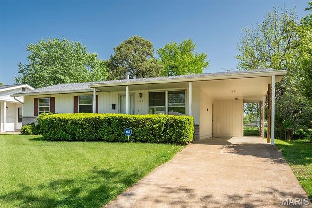 525 Angelus Drive, Florissant, MO 63031