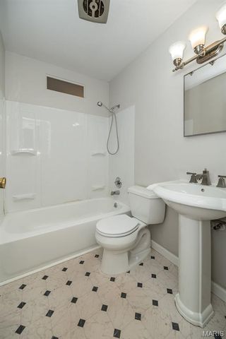 525 Angelus Drive, Florissant, MO 63031