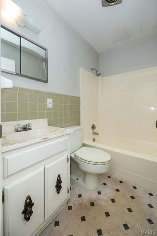 525 Angelus Drive, Florissant, MO 63031