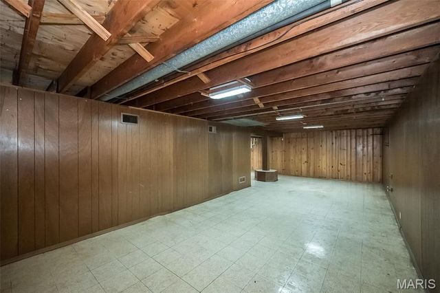 525 Angelus Drive, Florissant, MO 63031