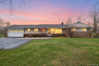 30609 Inkster Road, Farmington Hills, MI 48025
