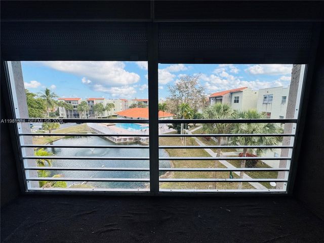 1800 SW 81st Ave 1414, North Lauderdale, FL 33068